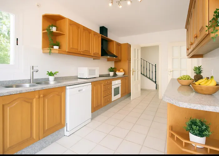 Puerto Banus Private Pool And Garden