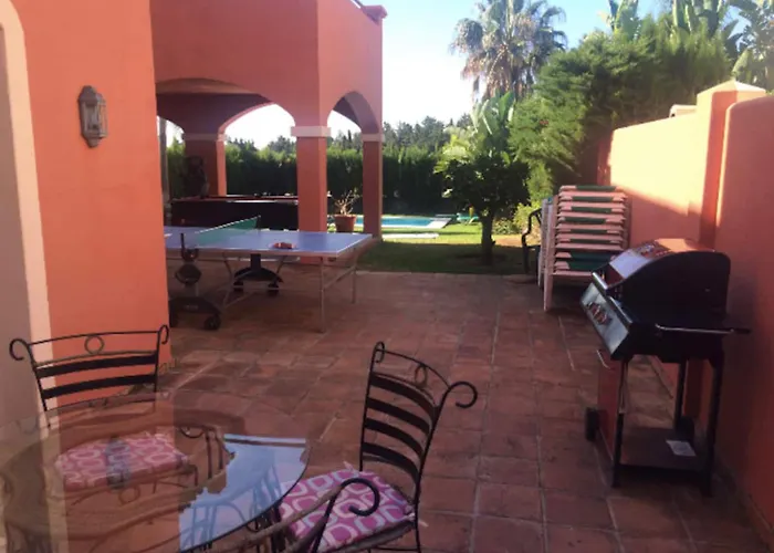 Puerto Banus Private Pool And Garden Villa Marbella